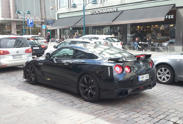 Nissan GT-R