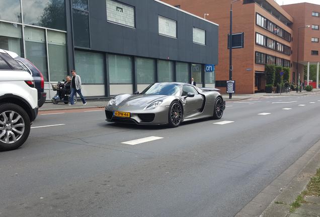 Porsche 918 Spyder Weissach Package