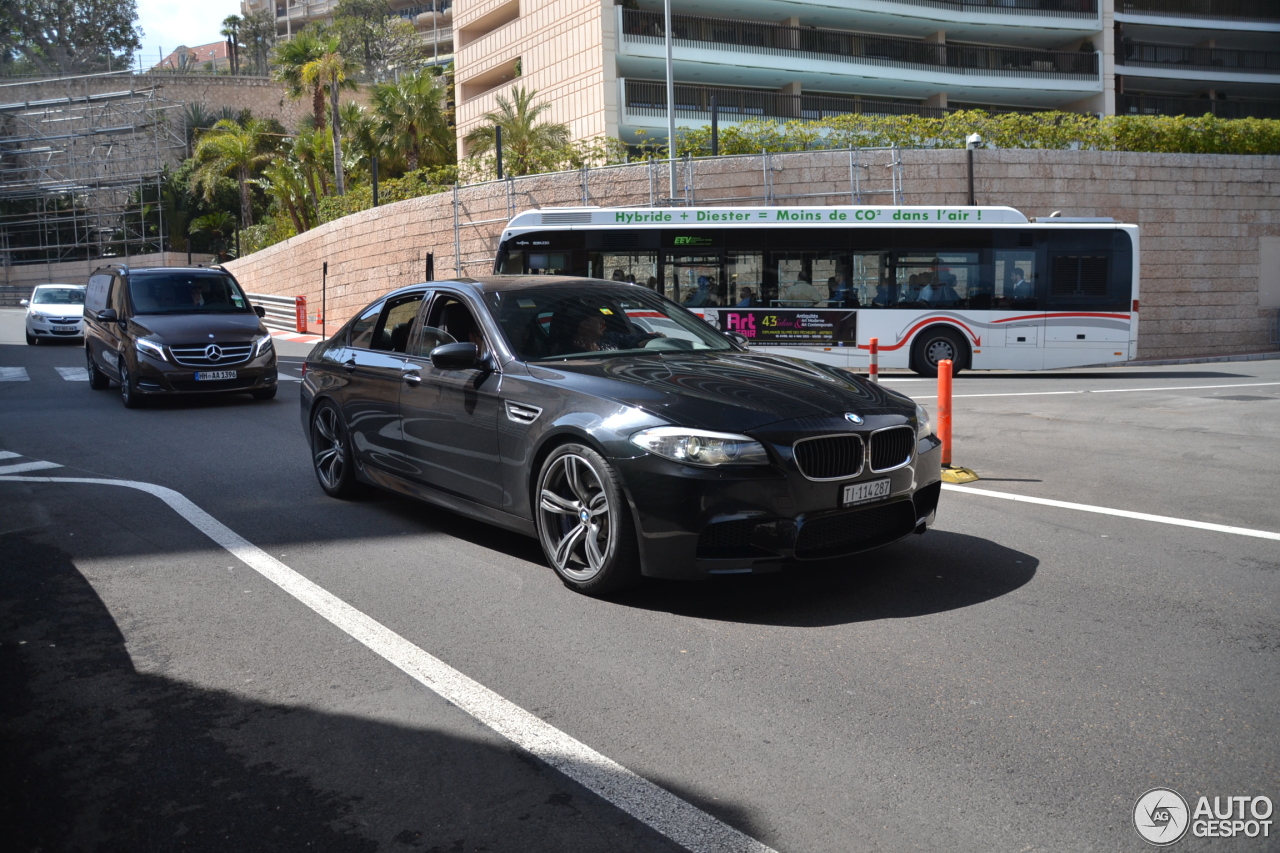 BMW M5 F10 2011