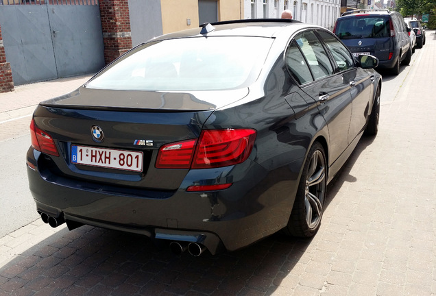 BMW M5 F10 2011