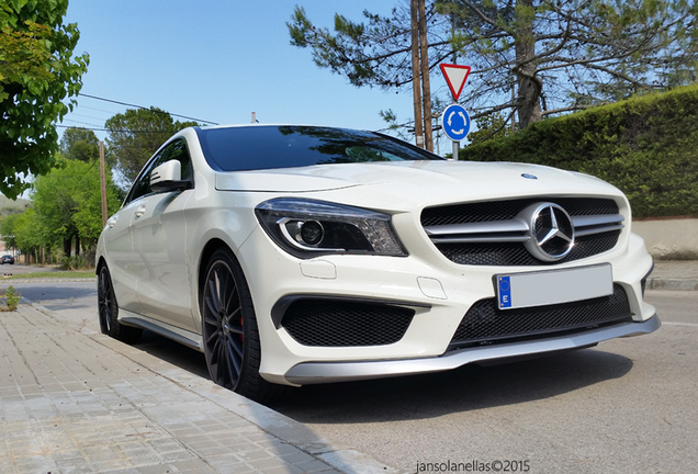 Mercedes-Benz CLA 45 AMG C117