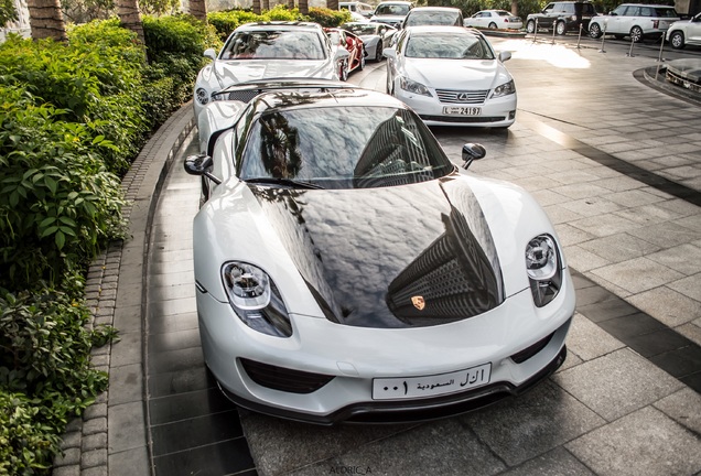 Porsche 918 Spyder Weissach Package