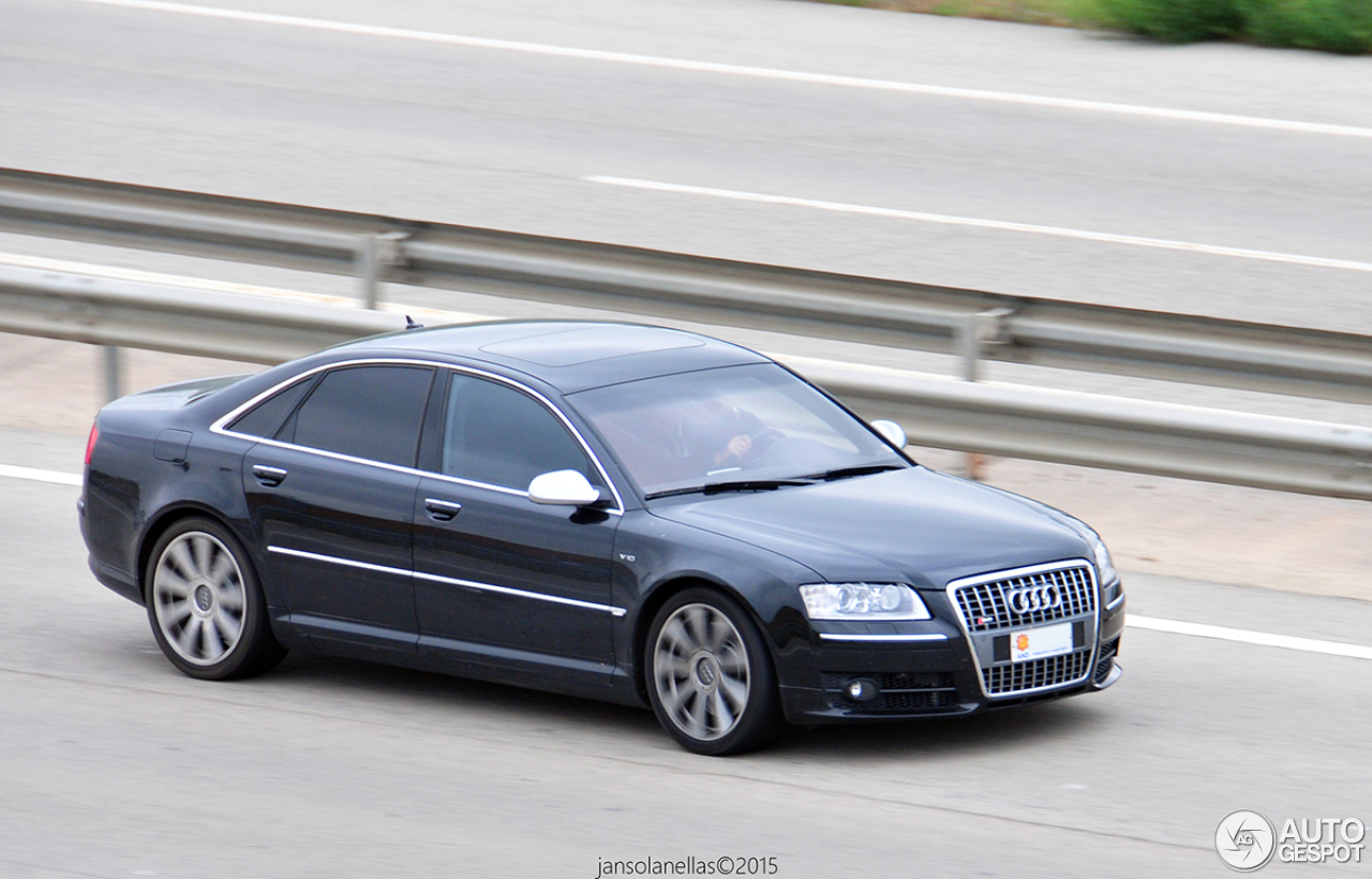 Audi S8 D3