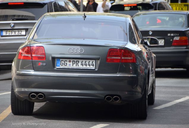 Audi S8 D3