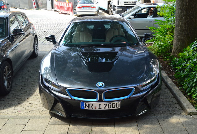 BMW i8