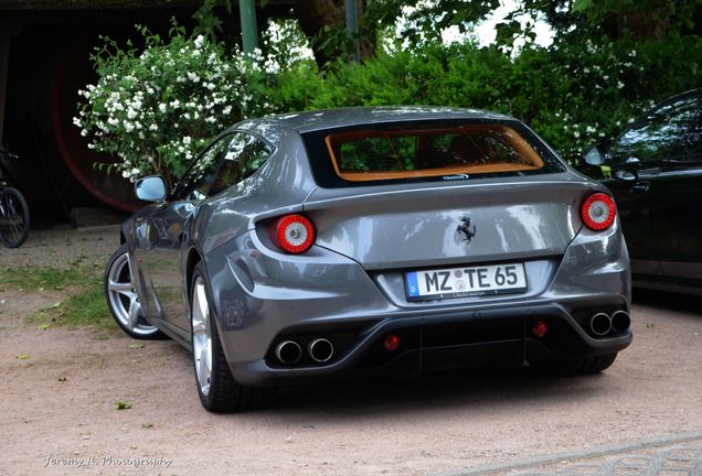 Ferrari FF