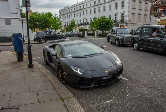 Lamborghini Aventador LP700-4