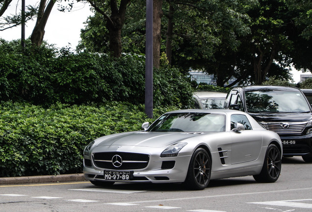 Mercedes-Benz SLS AMG