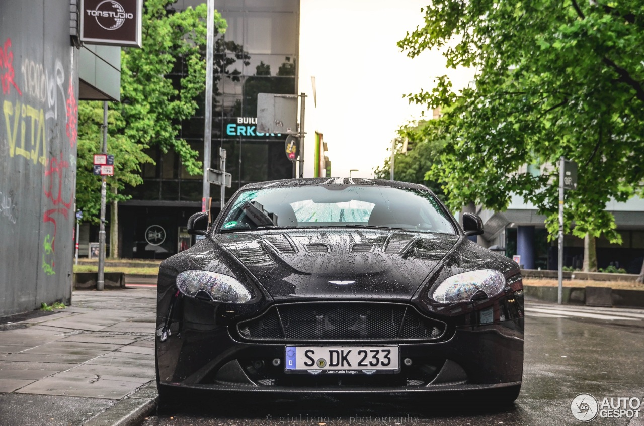 Aston Martin V12 Vantage S