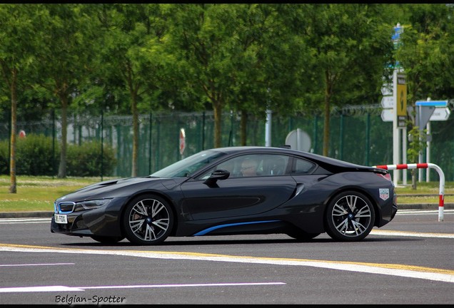 BMW i8