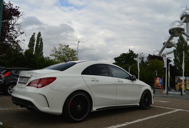 Mercedes-Benz CLA 45 AMG C117