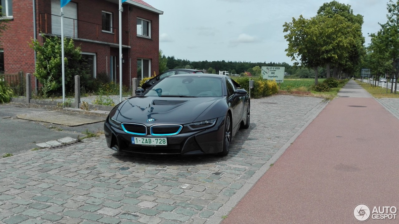 BMW i8