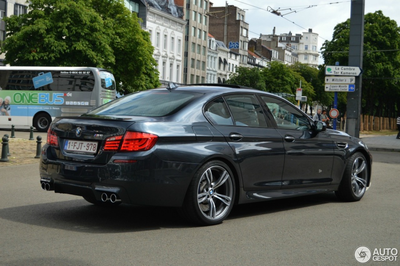 BMW M5 F10 2011