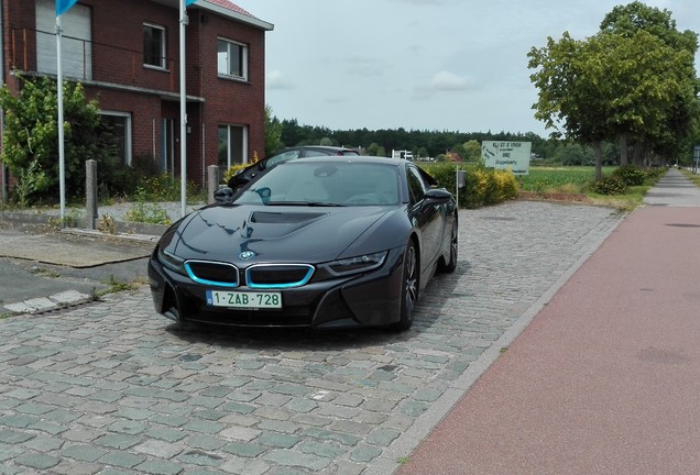 BMW i8