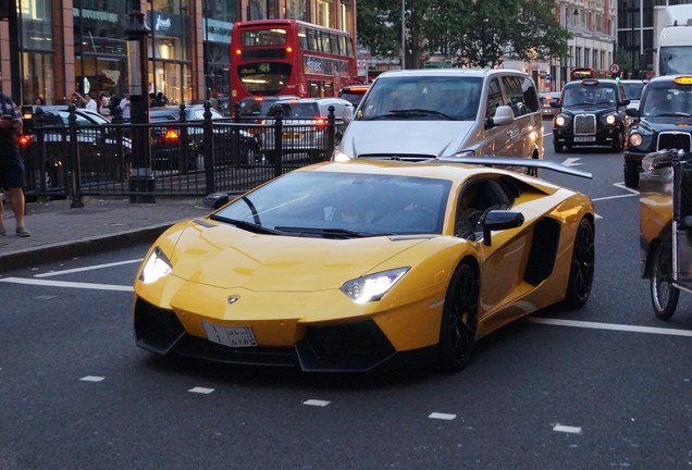 Lamborghini Aventador LP700-4