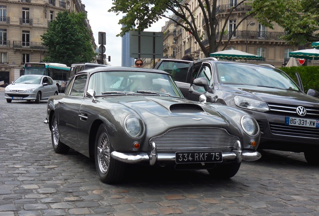 Aston Martin DB4 Series 2 (DB4 GT headlight conversion)