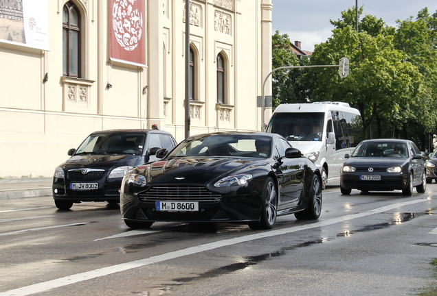 Aston Martin V12 Vantage