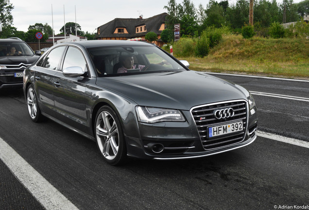 Audi S8 D4