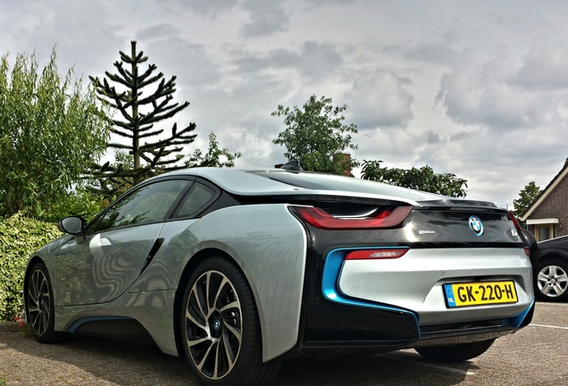 BMW i8