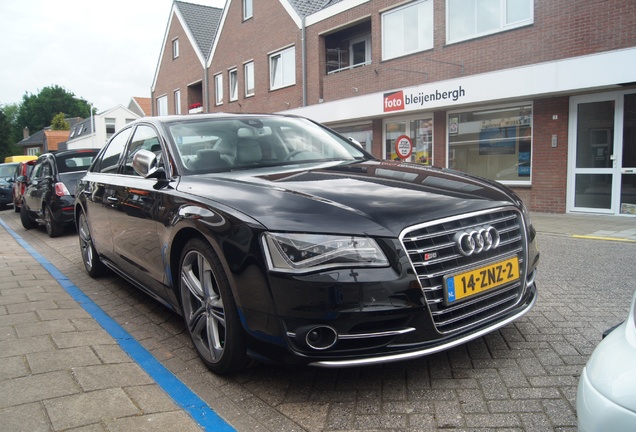 Audi S8 D4