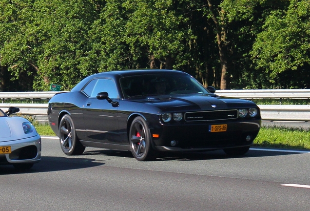 Dodge Challenger SRT-8