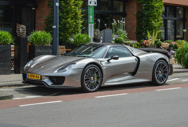 Porsche 918 Spyder Weissach Package