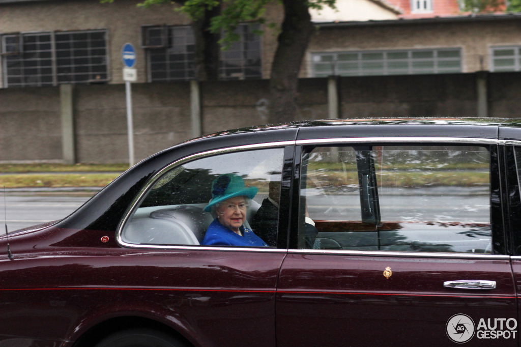 Bentley State Limousine