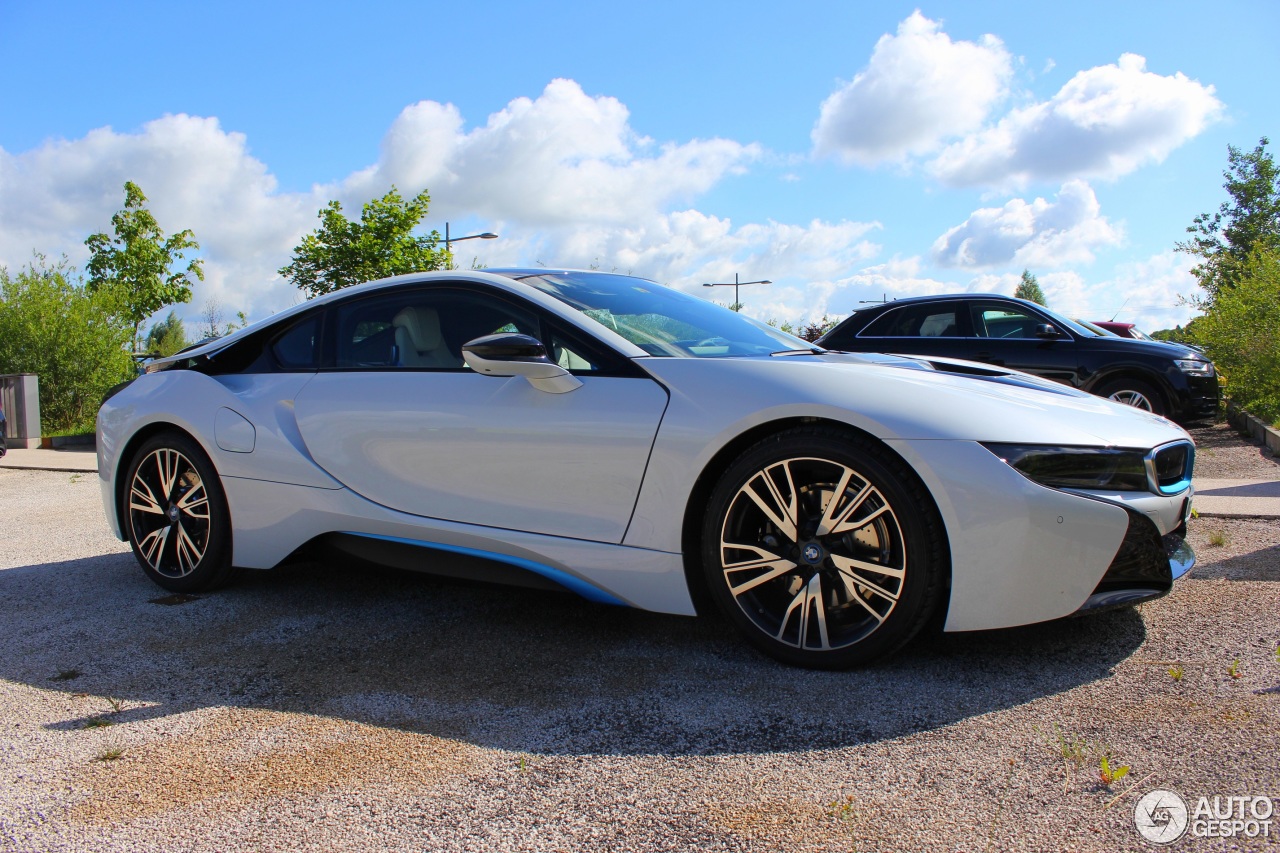 BMW i8