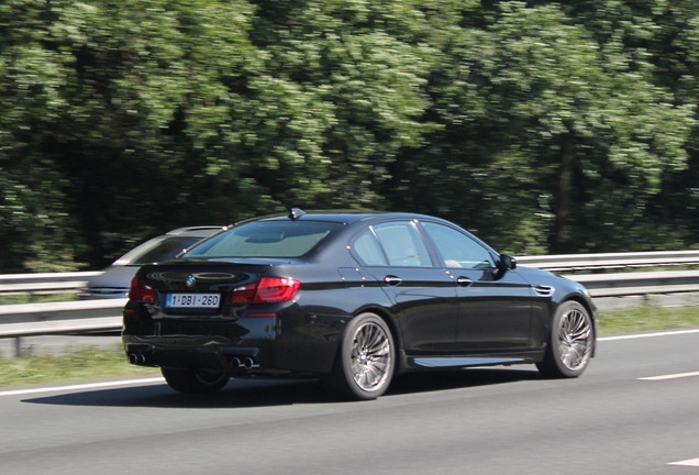 BMW M5 F10 2011