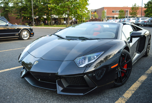 Lamborghini Aventador LP700-4 Roadster