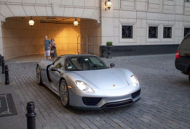 Porsche 918 Spyder Weissach Package