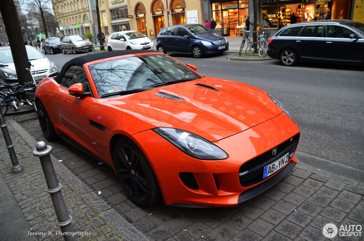 Jaguar F-TYPE S V8 Convertible