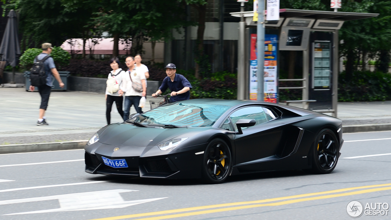 Lamborghini Aventador LP700-4