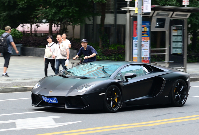 Lamborghini Aventador LP700-4