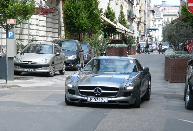 Mercedes-Benz SLS AMG