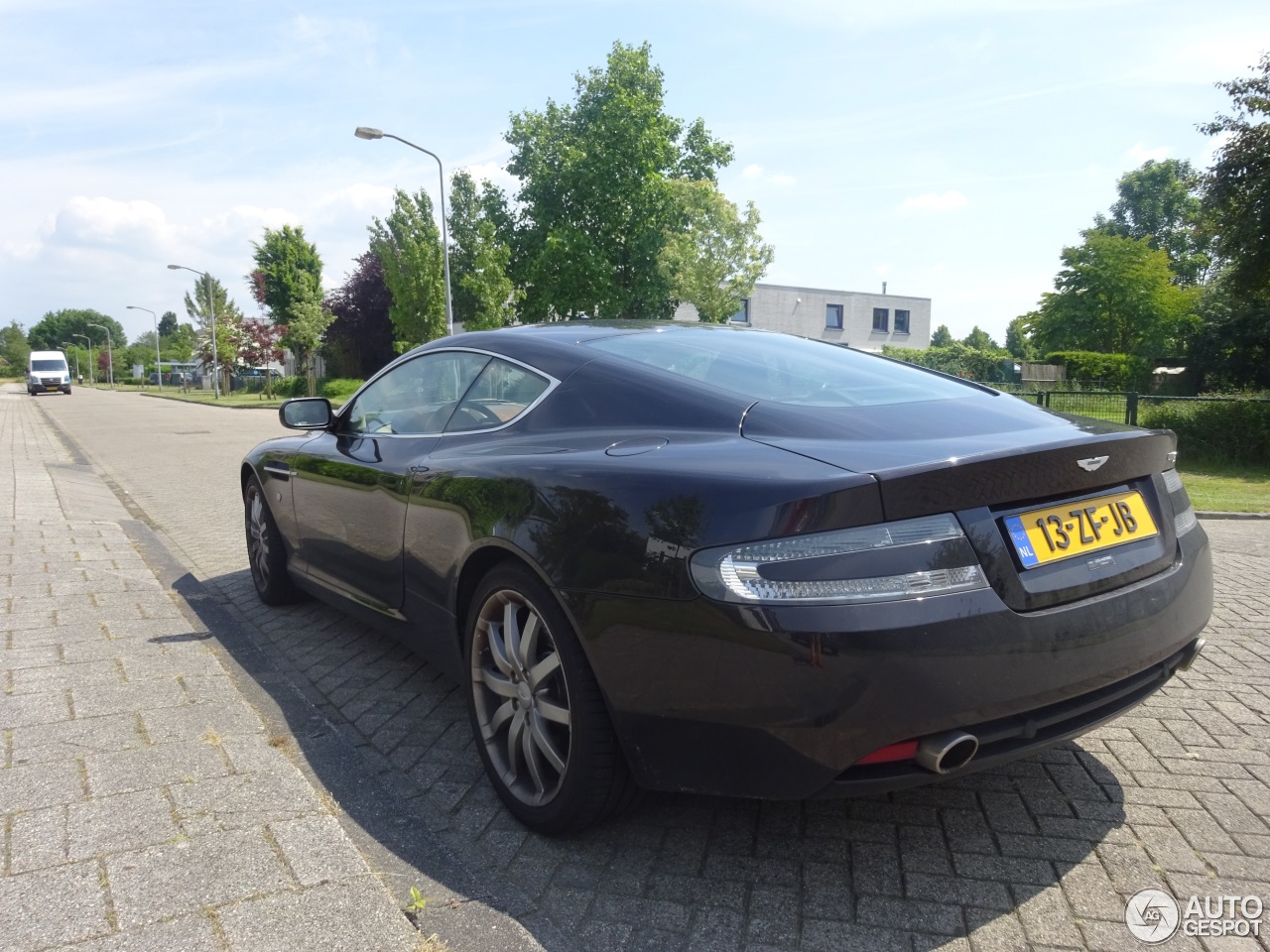 Aston Martin DB9