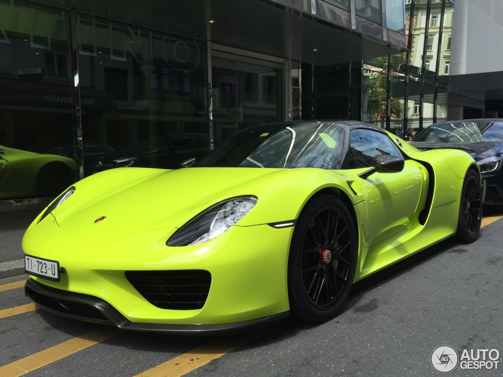 Porsche 918 Spyder Weissach Package