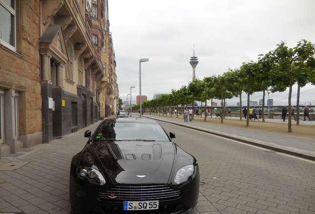 Aston Martin V12 Vantage Carbon Black Edition