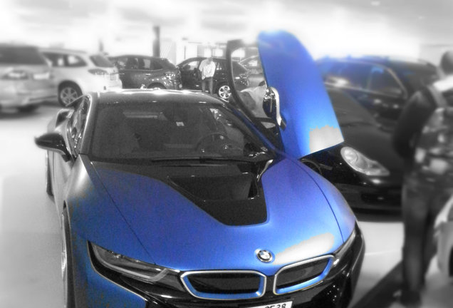 BMW i8