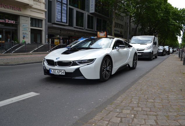 BMW i8