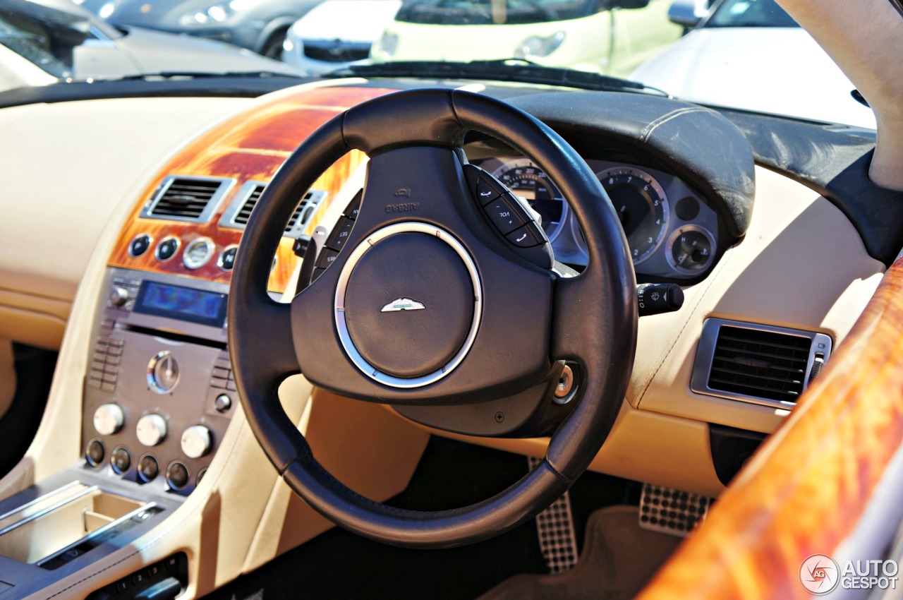 Aston Martin DB9 Volante