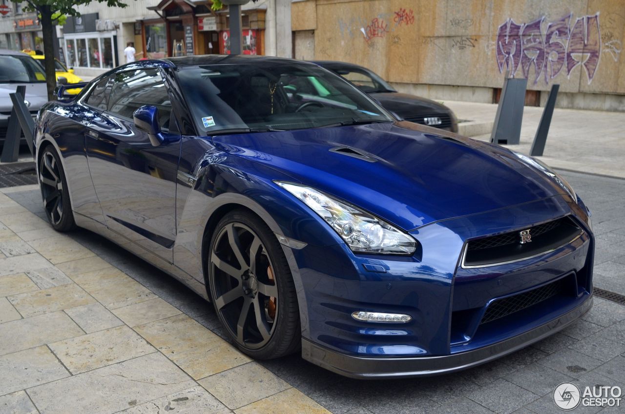 Nissan GT-R 2011