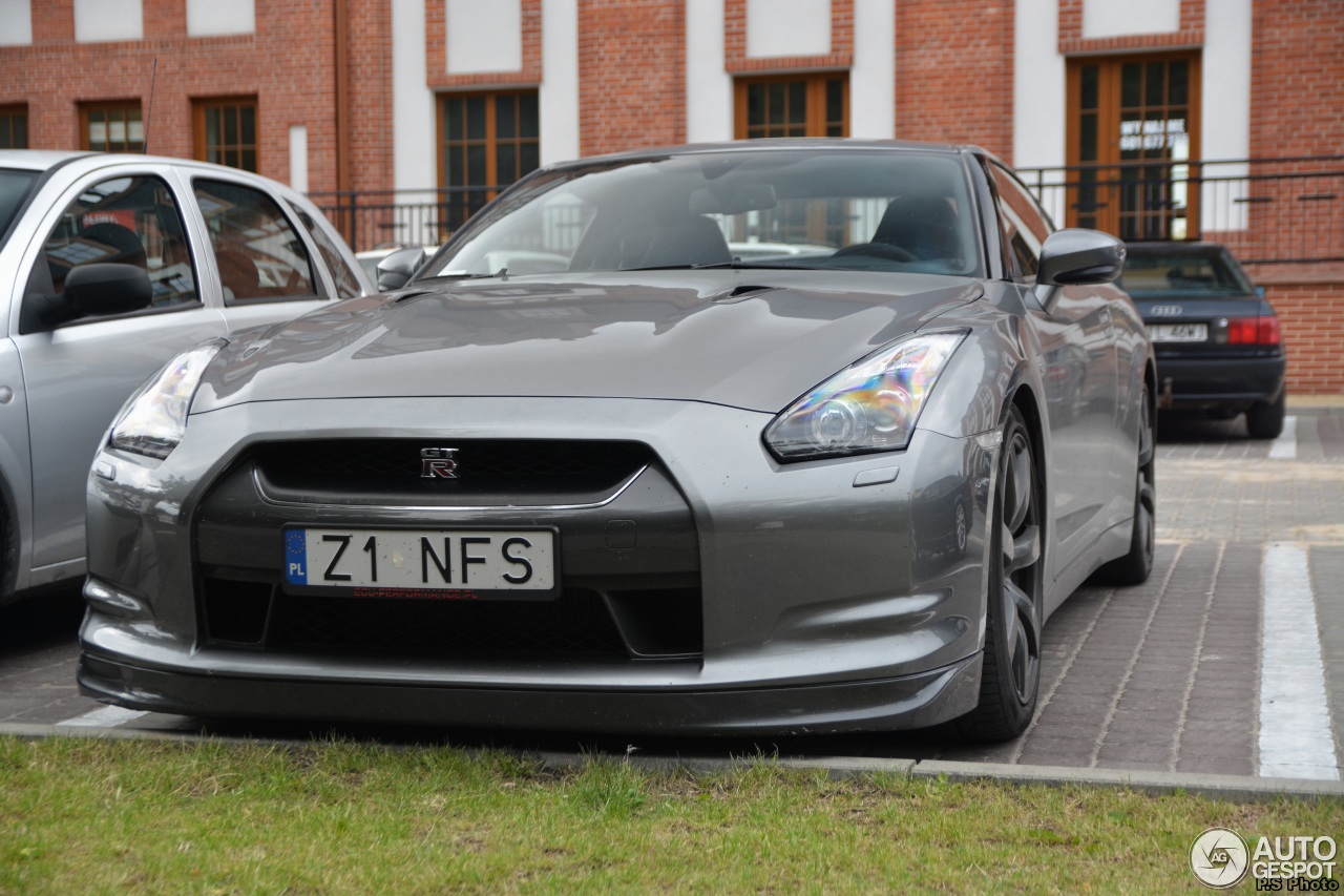 Nissan GT-R