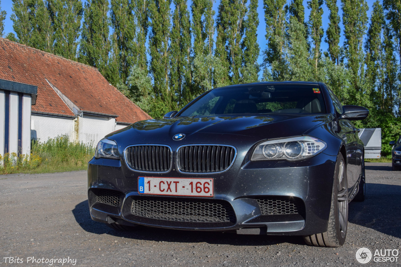 BMW M5 F10 2011