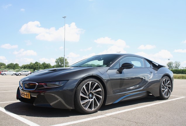 BMW i8