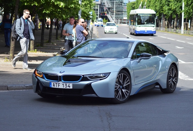 BMW i8