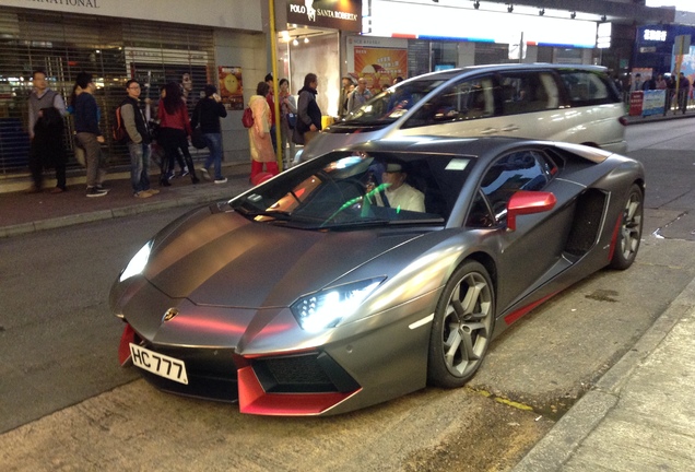 Lamborghini Aventador LP700-4