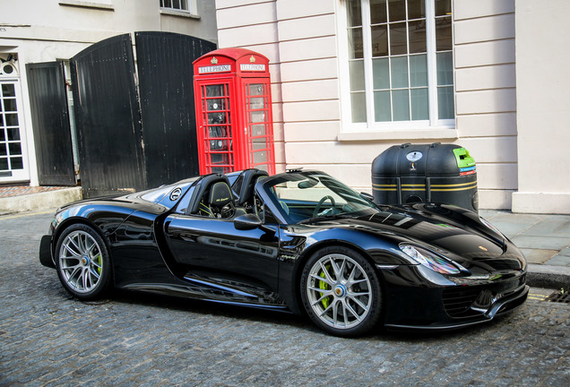 Porsche 918 Spyder Weissach Package