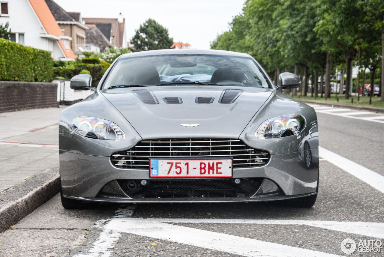 Aston Martin V12 Vantage