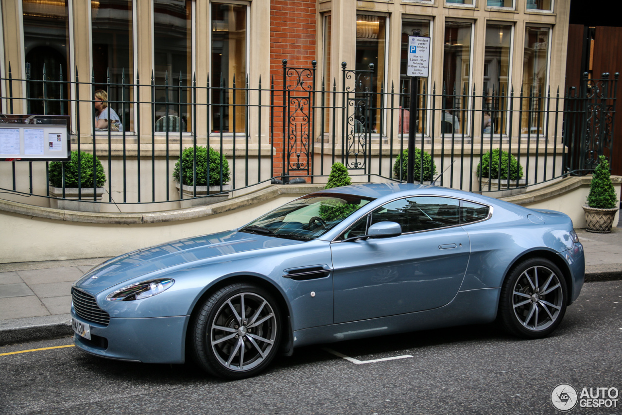 Aston Martin V8 Vantage